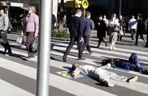 Environmental Protestors Are Causing Traffic Havoc in the Brisbane CBD This Morning