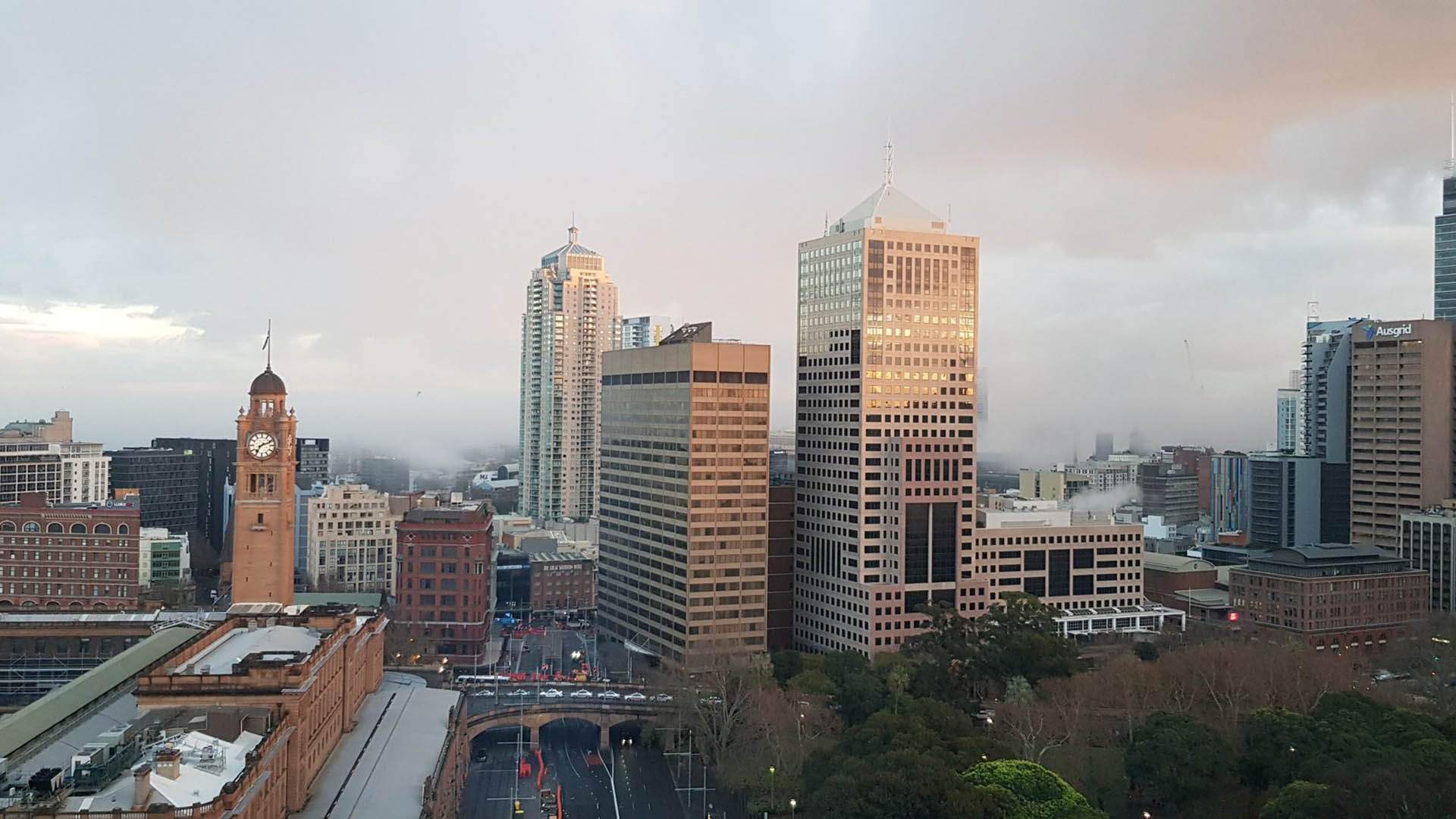 Sydney's Lingering Weekend Fog Is Causing Reduced Road Visibility and Flight Delays