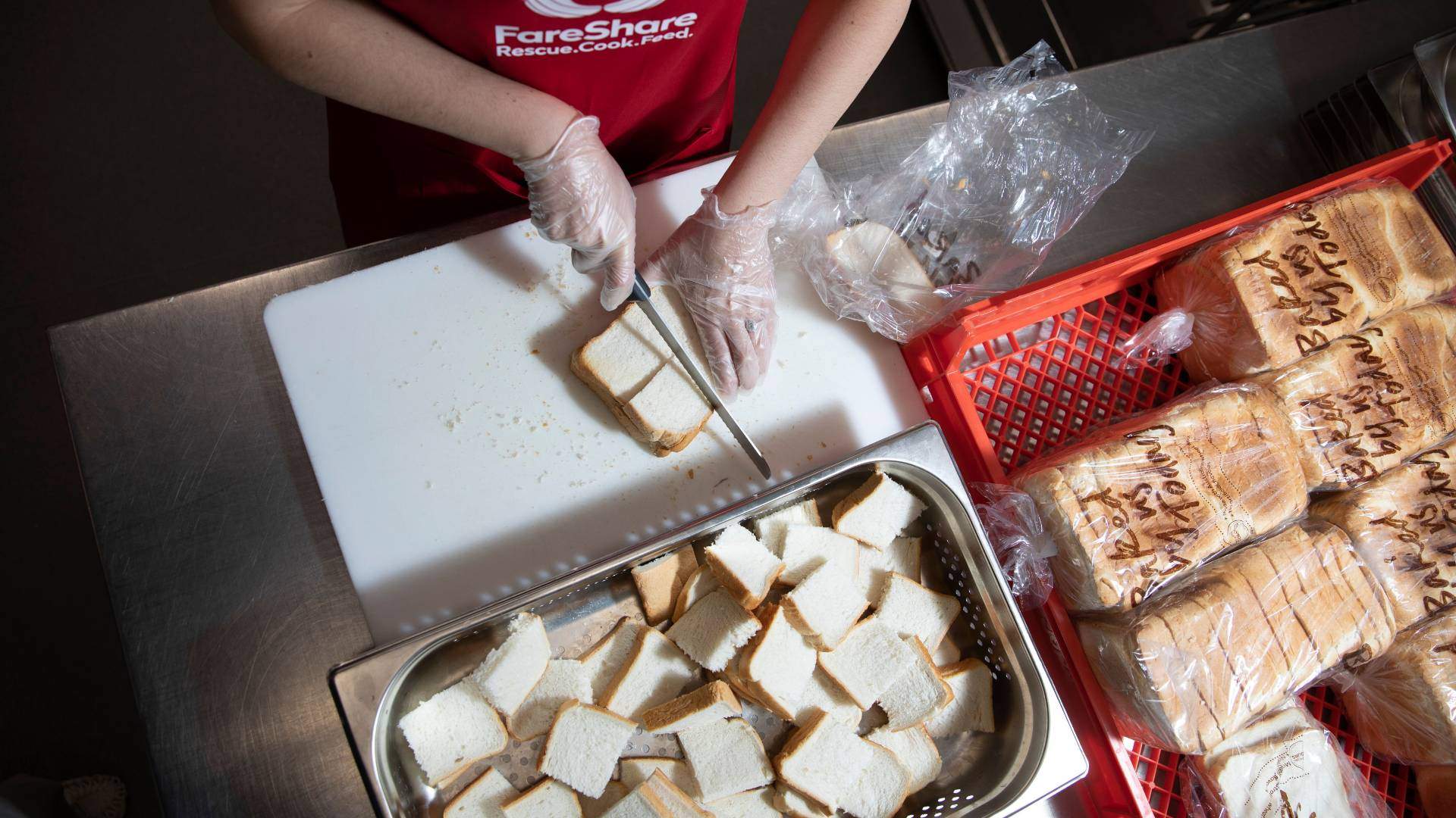 Woolworths Has Made a Limited-Edition Pale Ale from 350 Kilograms of Leftover Bread