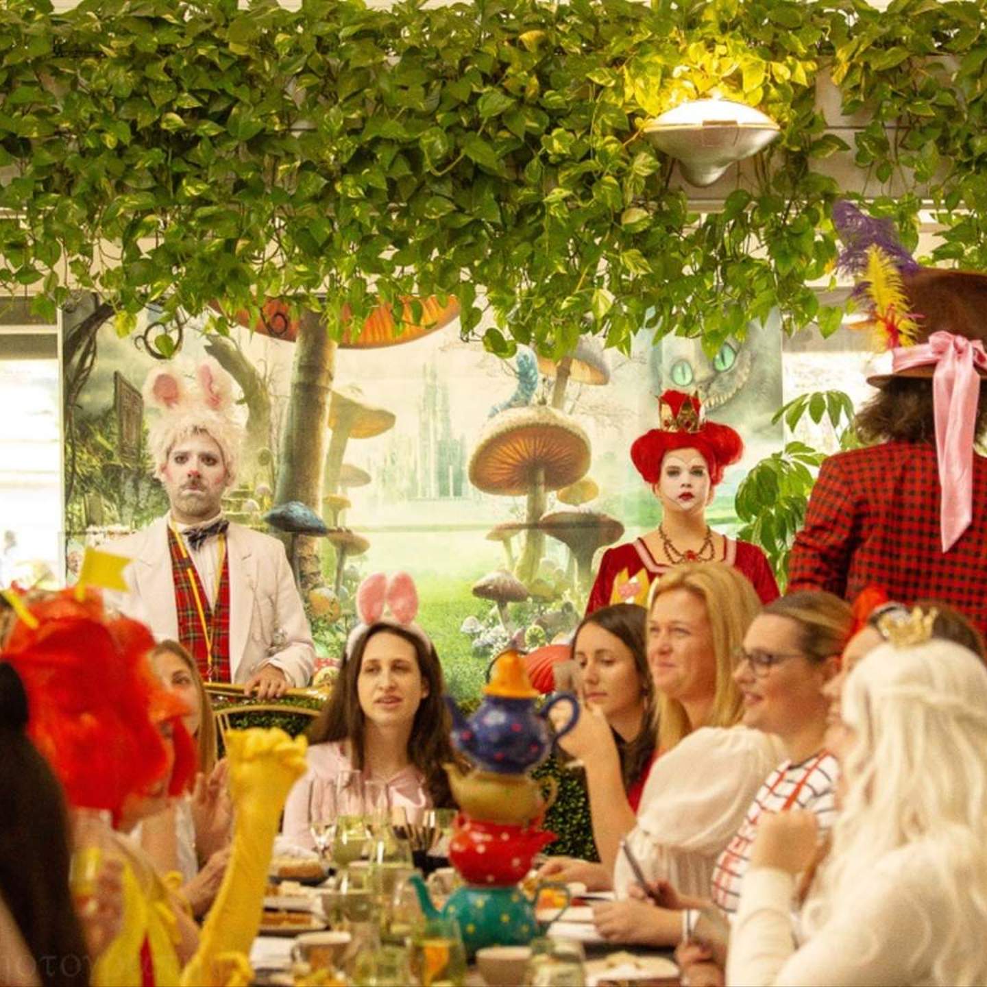 Mad Hatter Dinner Party / Kara S Party Ideas Mad Hatter Tea Party ...