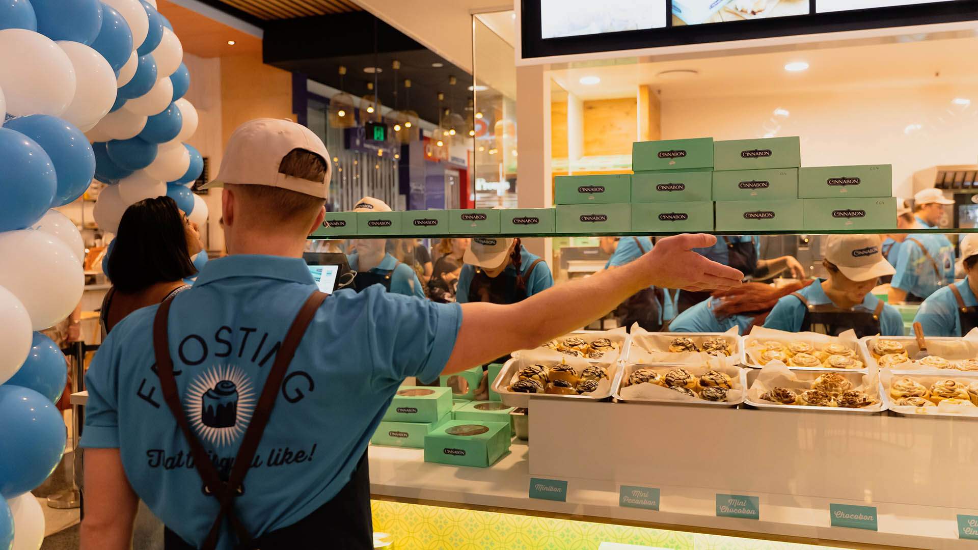 US Bakery Chain Cinnabon Has Opened Its First Aussie Store in Brisbane