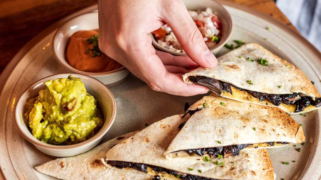 Calle Rey, Newtown Review