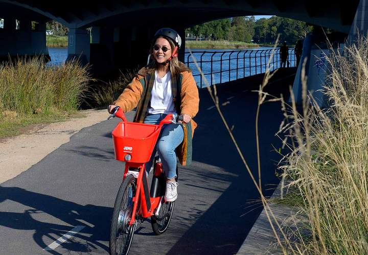 Background image for Uber Is Launching Its Dockless E-Bike Service Jump in Melbourne This Week