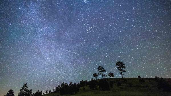 Deszcz meteorów Eta Aquarids był widziany w Australii w tym miesiącu i osiągnie szczyt w tym tygodniu