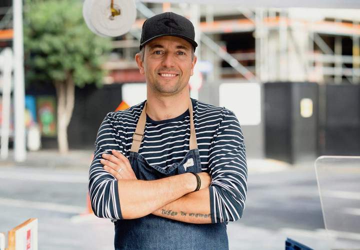 Background image for This Auckland Food Truck Is Now Delivering One-Metre-Long French Sausages