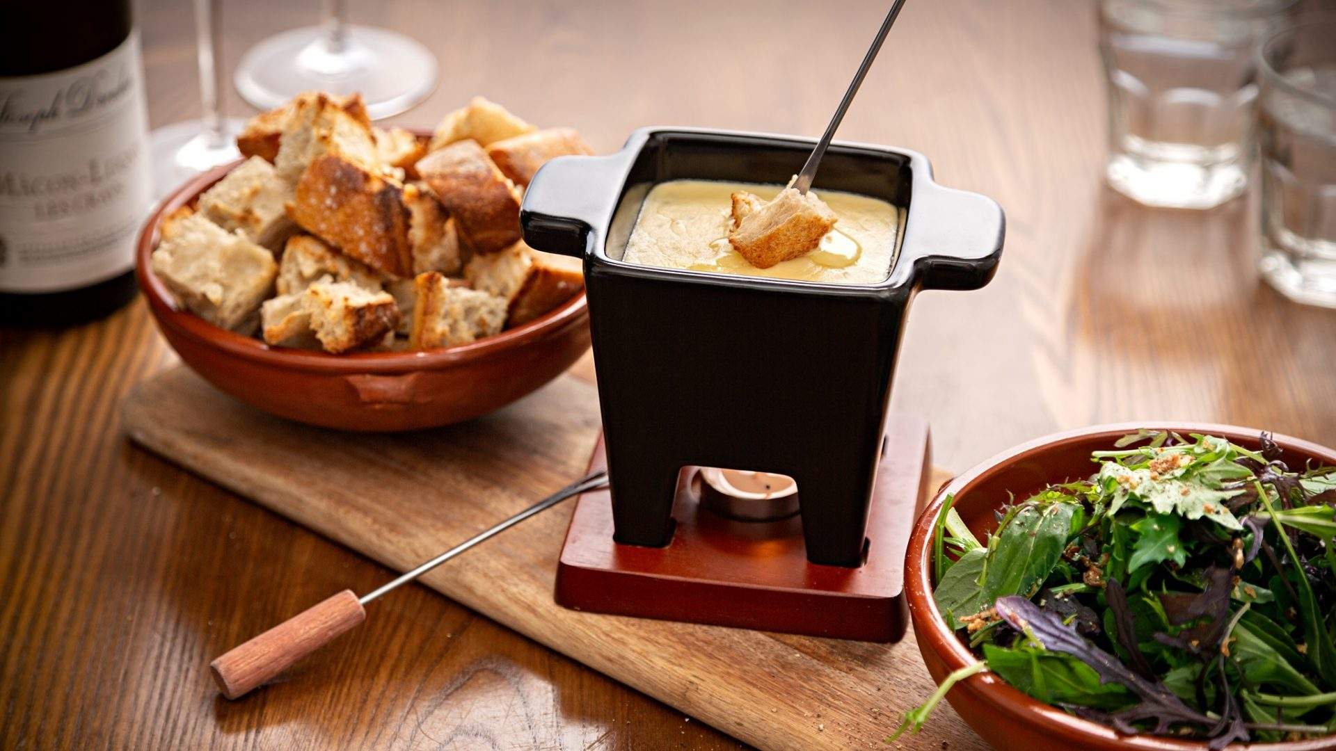 This Auckland French Restaurant Is Now Delivering Cheese Fondue Kits