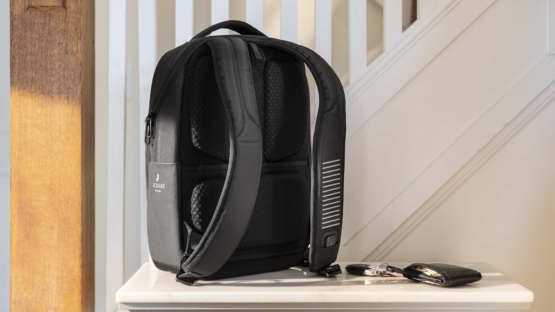 This Futuristic Samsonite Backpack Lets You Controls Your Smartphone via Strap Taps