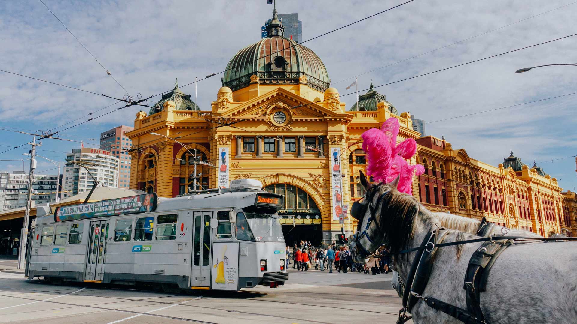 Metro Melbourne's Off-Peak Public Transport Fares Are Being Cut by 30 Percent for Three Months