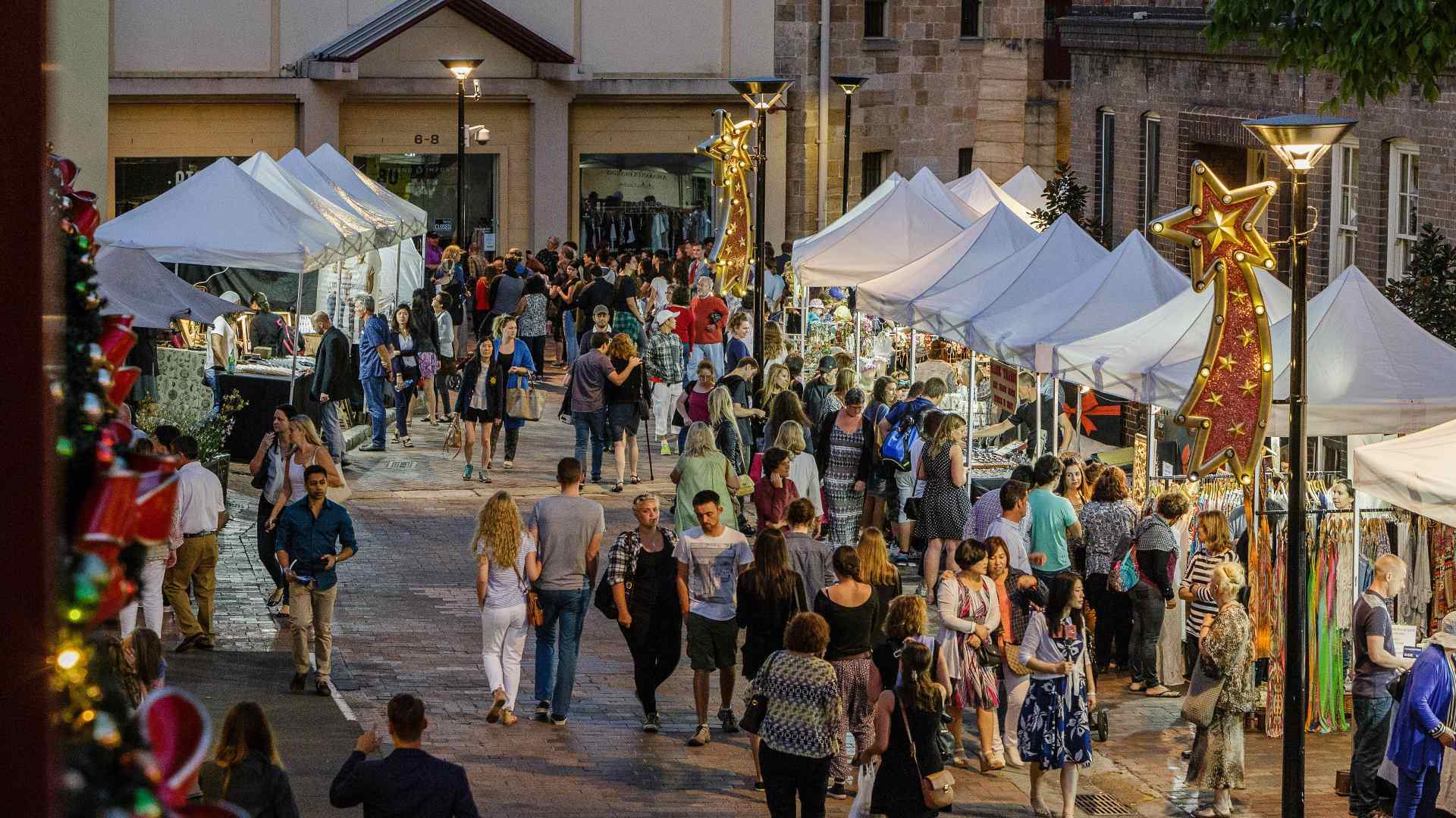 Five Ways to Get Into the Festive Spirit Around The Rocks This December ...