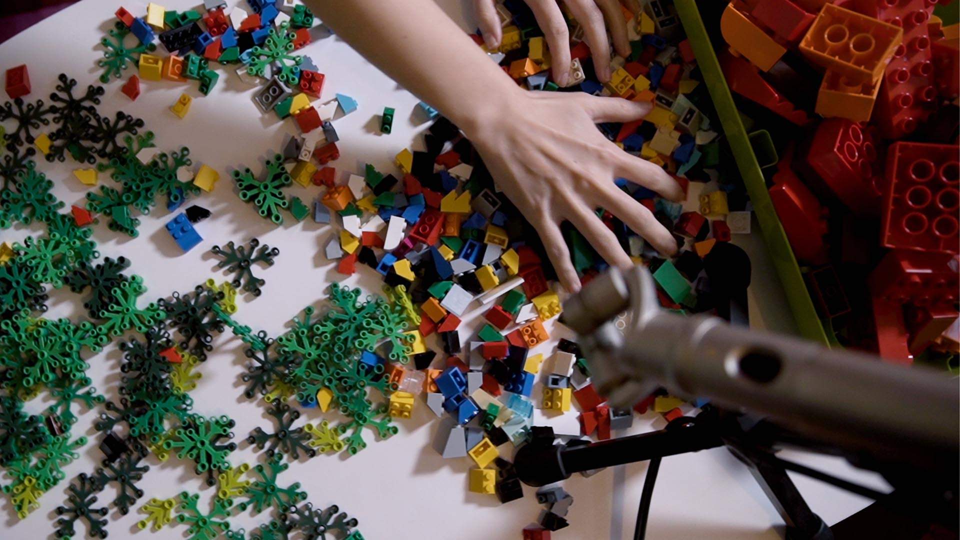 You Can Now Meditate to the Soothing Sounds of More Than 10,000 Lego Bricks Jumbled Together