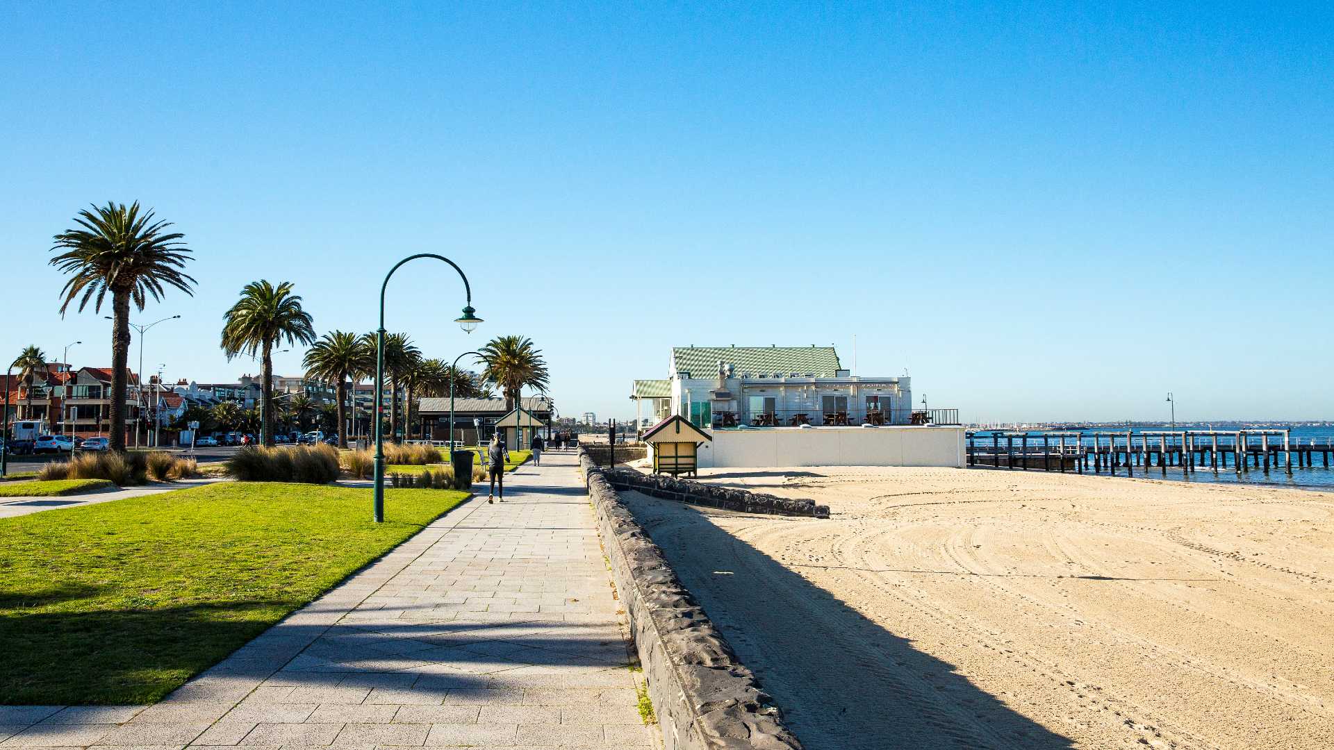 PORT MELBOURNE TO ST KILDA PIER - One of the best walks in Melbourne.