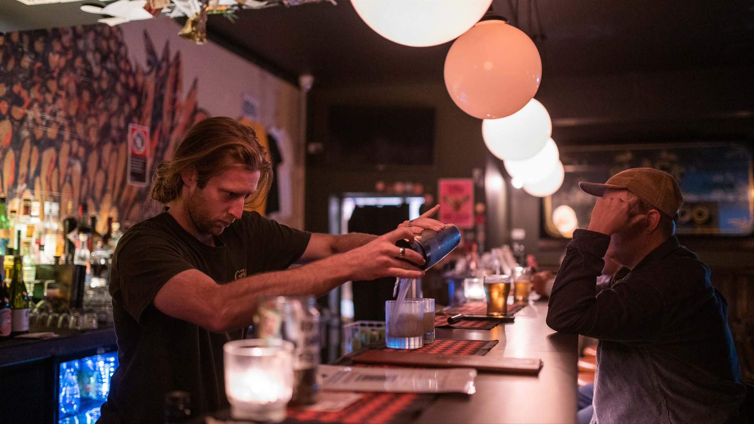 The Black Cockatoo, Wollongong Review