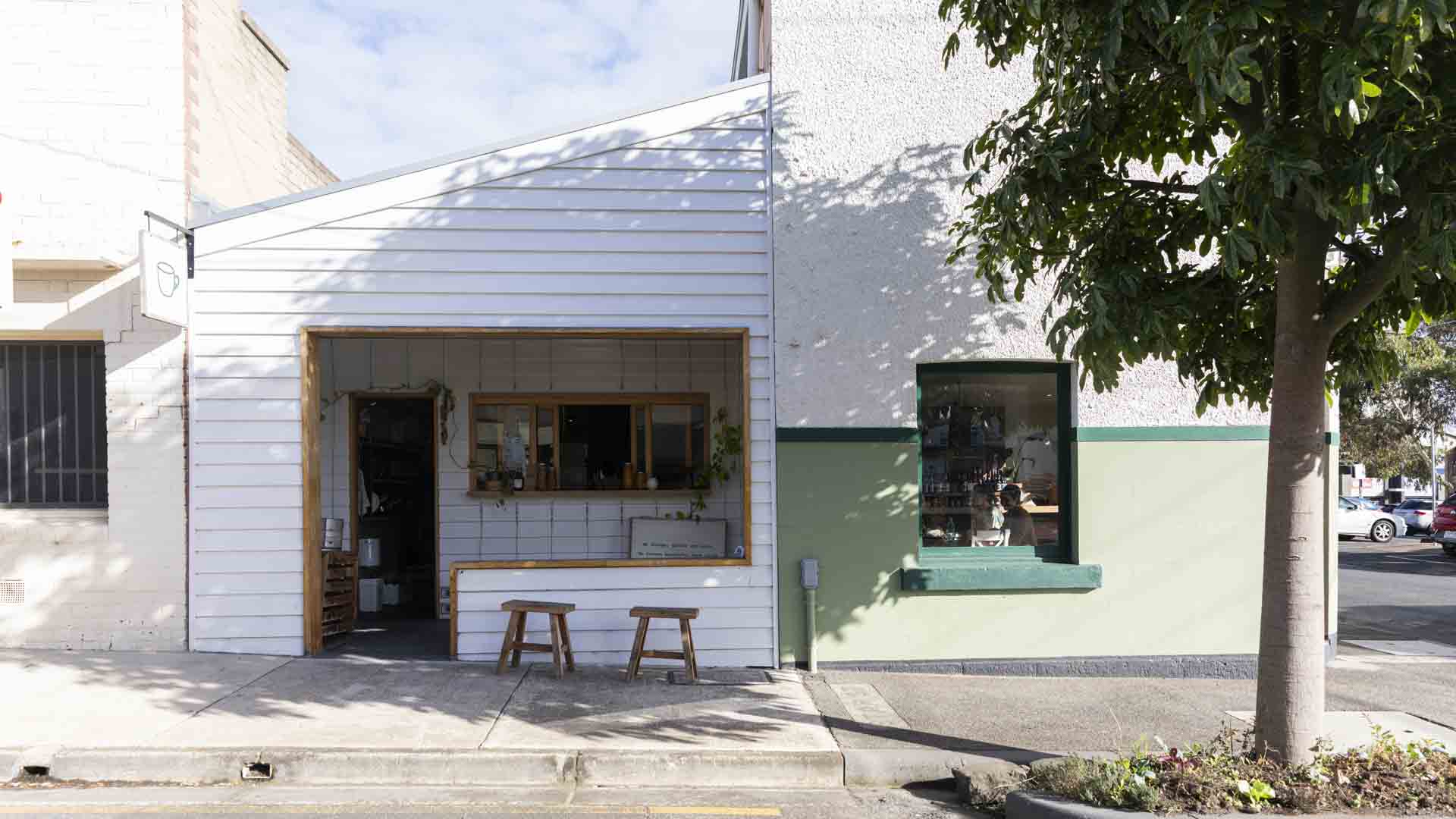 Little Green Corner, Geelong Review