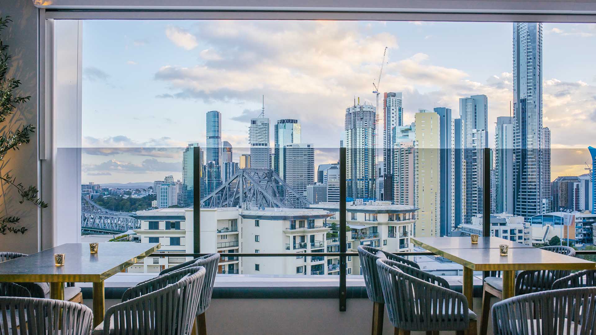 iris-rooftop-bar-where-to-guide-bars