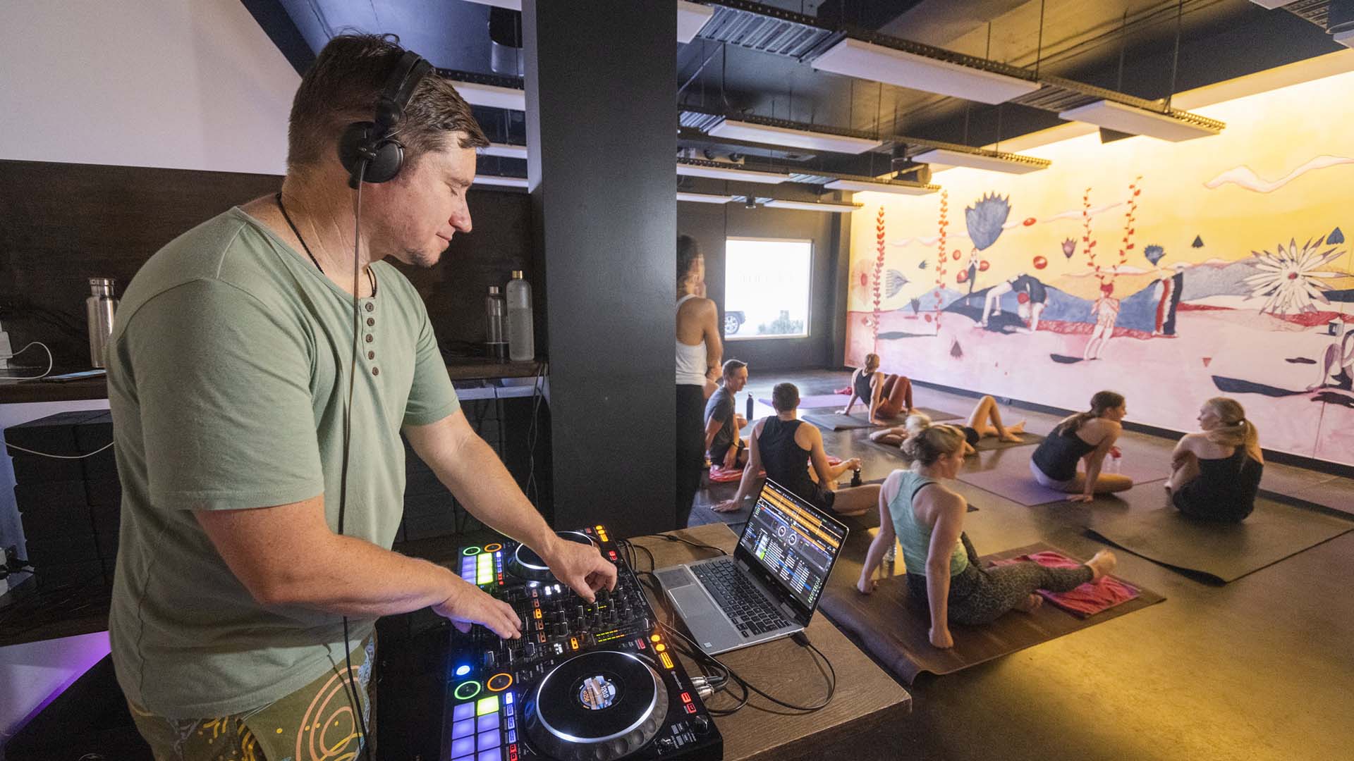 Live DJ Yoga: Vinyl Vinyasa