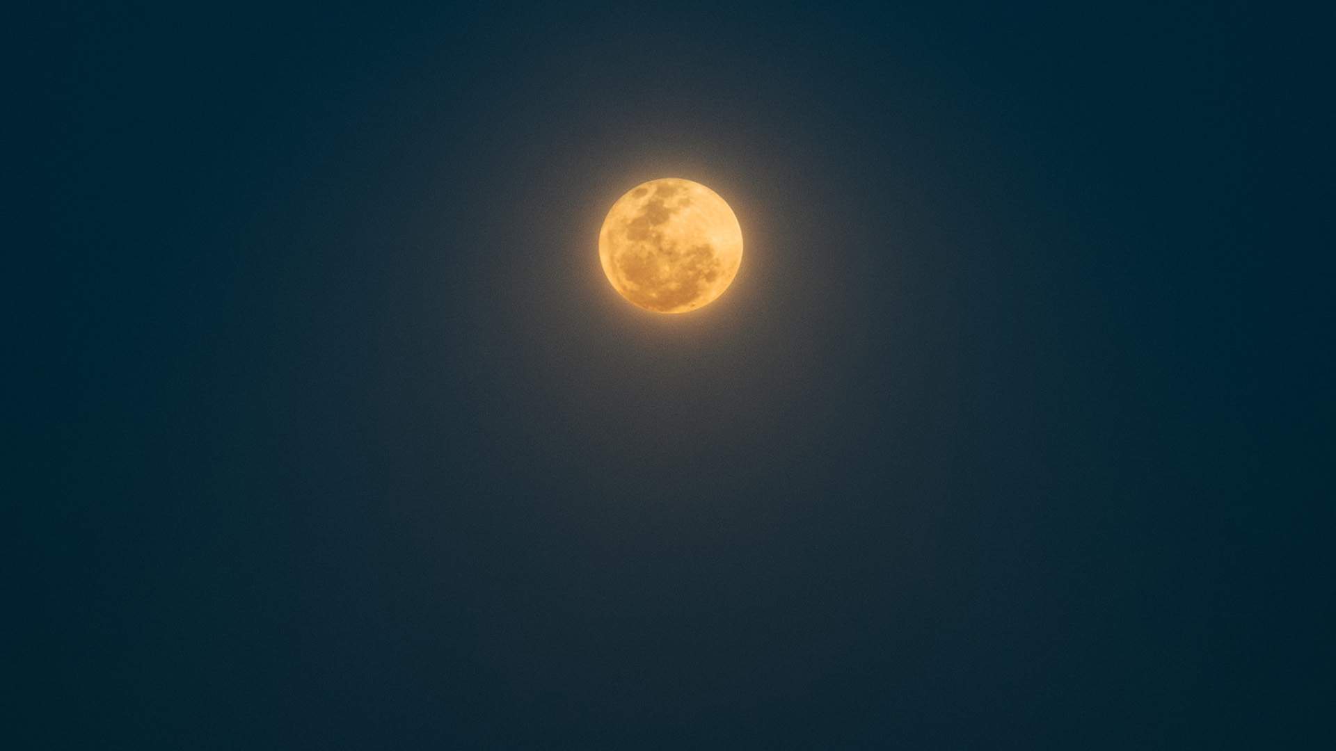 A 'Strawberry' Full Moon Will Be Visible in Australia's Skies This Week