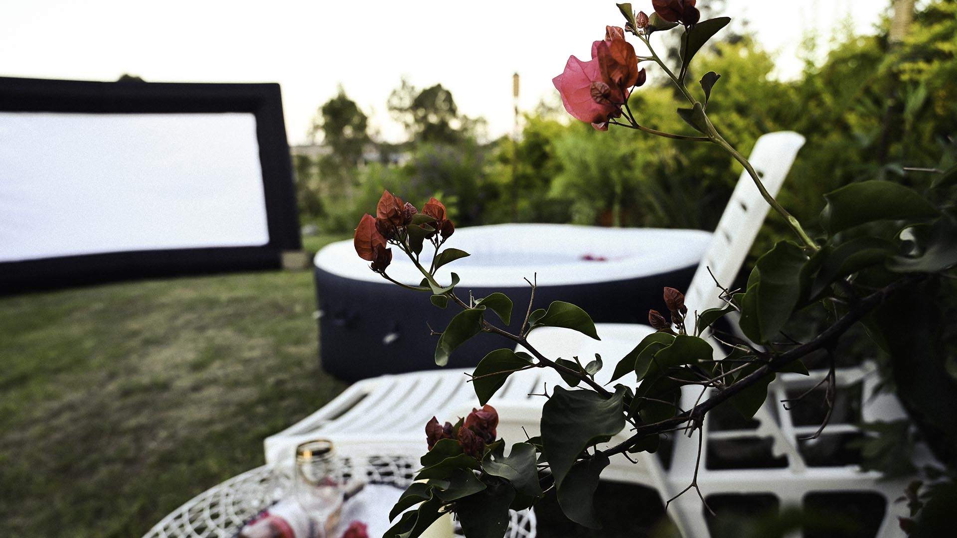 Brisbane's New Hot Tub Cinema Experience Lets You Soak and Watch Movies in Your Own Backyard