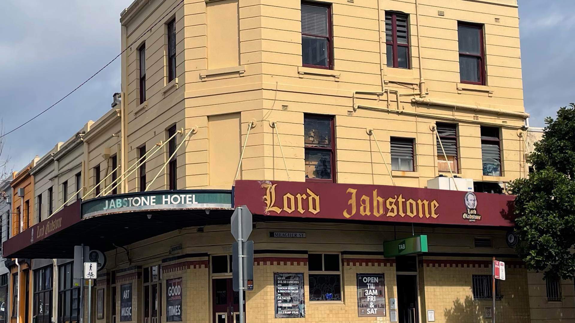 The Lord Gladstone Has Renamed Itself The Lord Jabstone and Is Giving Free Beers to Vaccinated Sydneysiders