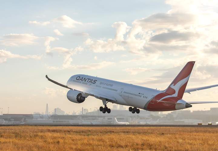Background image for This Just In: Qantas Is Cutting Domestic Flights and Raising Prices as the Airline's Fuel Costs Blow Out to $3.3 Billion