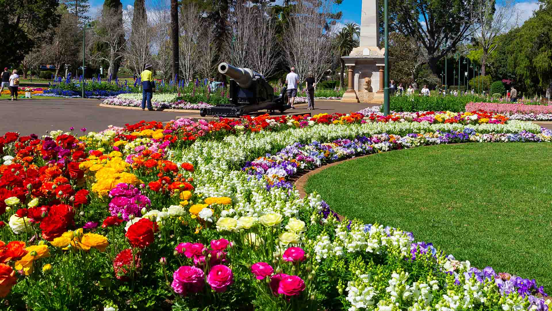 Toowoomba Carnival of Flowers Is Back for 2022 with 190,000 Blooms and a Floral-Inspired Food Trail