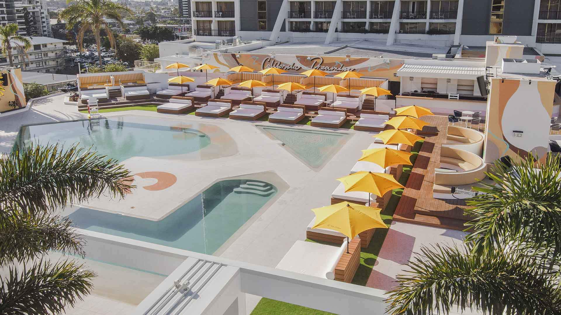 Cali Beach, Surfers Paradise Review