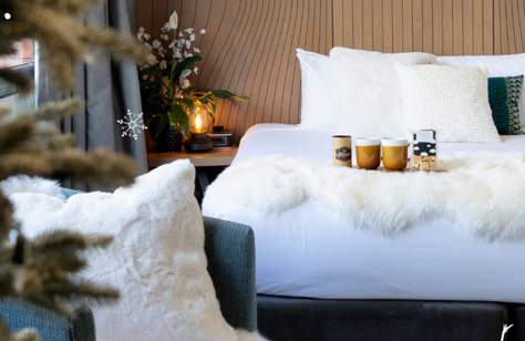 DoubleTree by Hilton Has Reimagined One of Its Hotel Rooms as a White Christmas-Themed Paradise