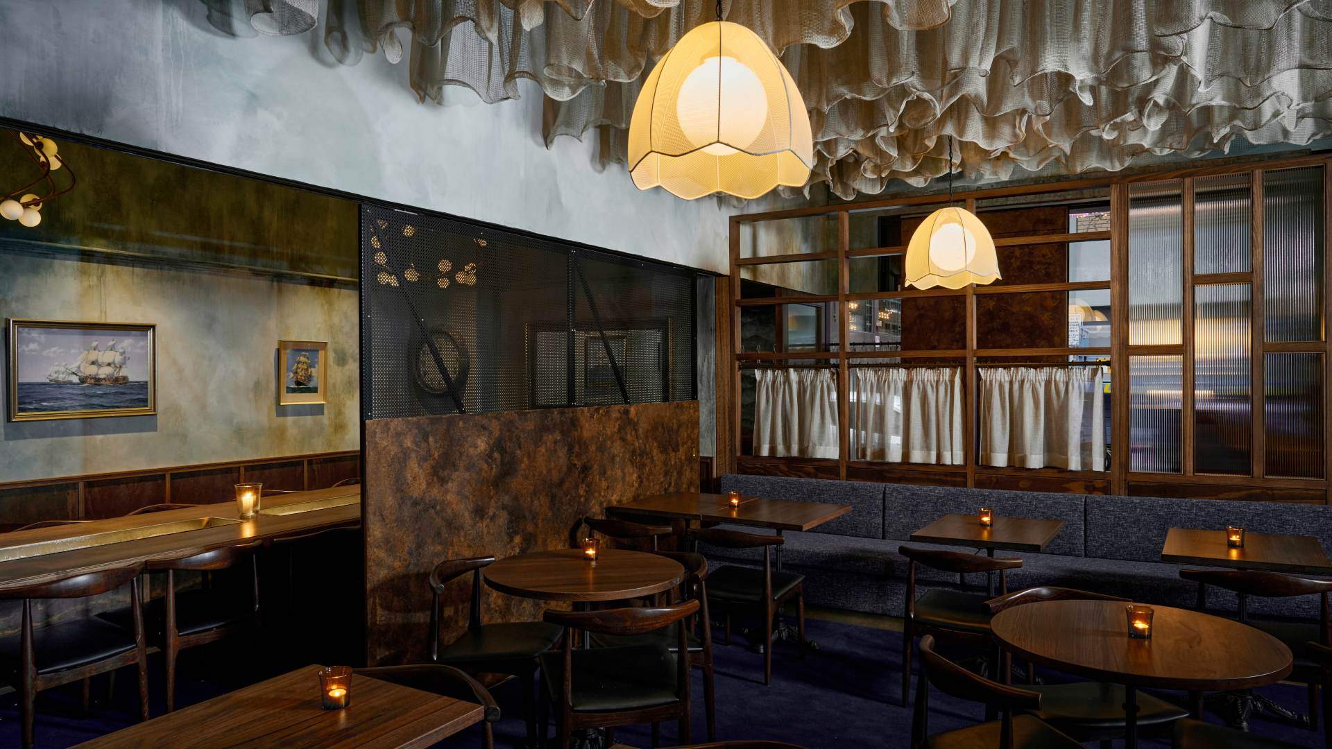 Pearl Diver Cocktails & Oysters Is the Glam New Bar From the Speakeasy Group