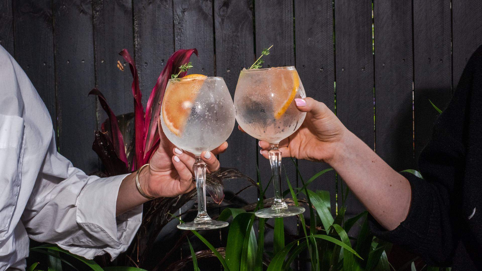 Cocktail Hour: How to Make a Fresh Cut Spritz