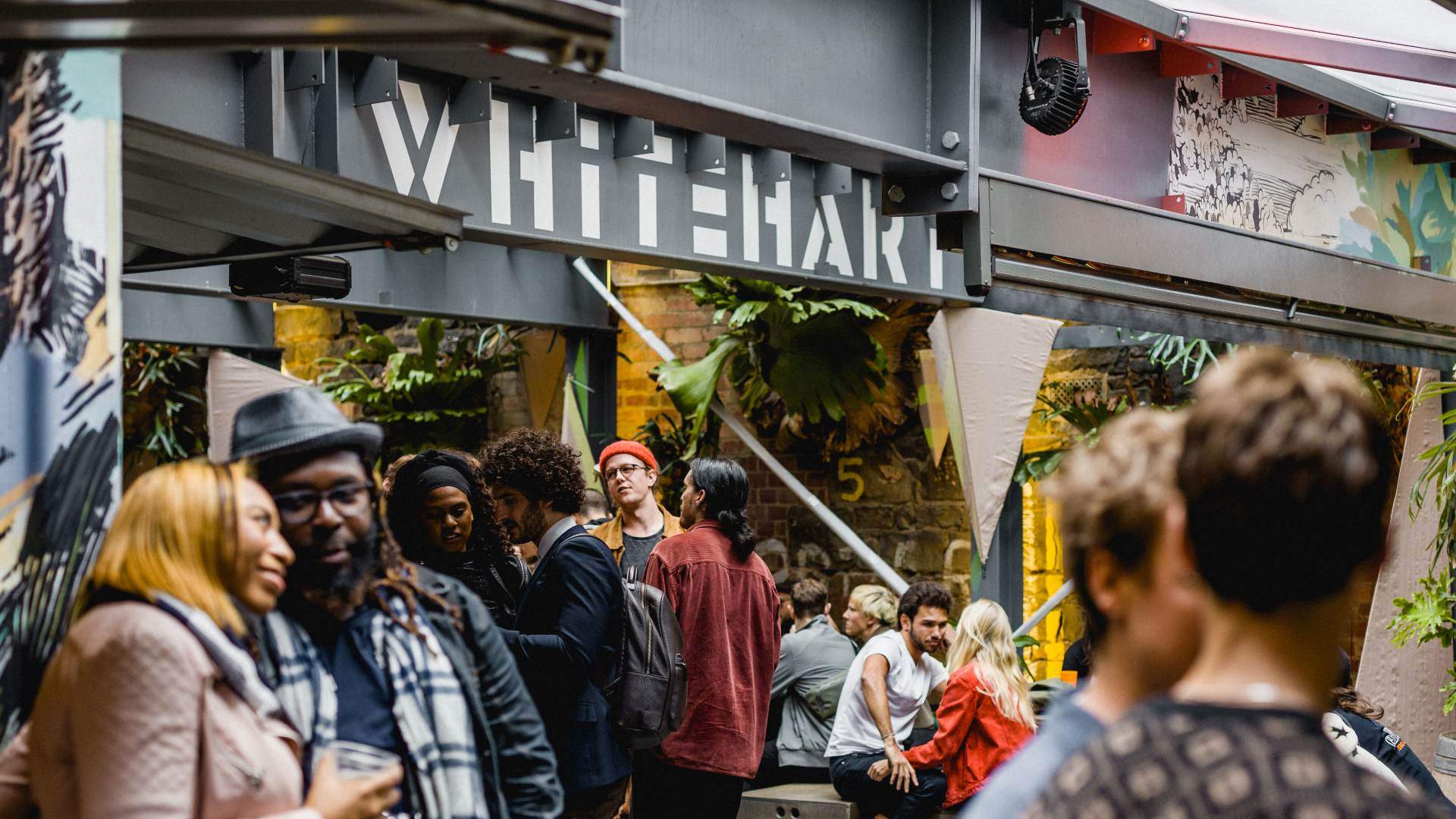 Crowd at Whitehart Bar