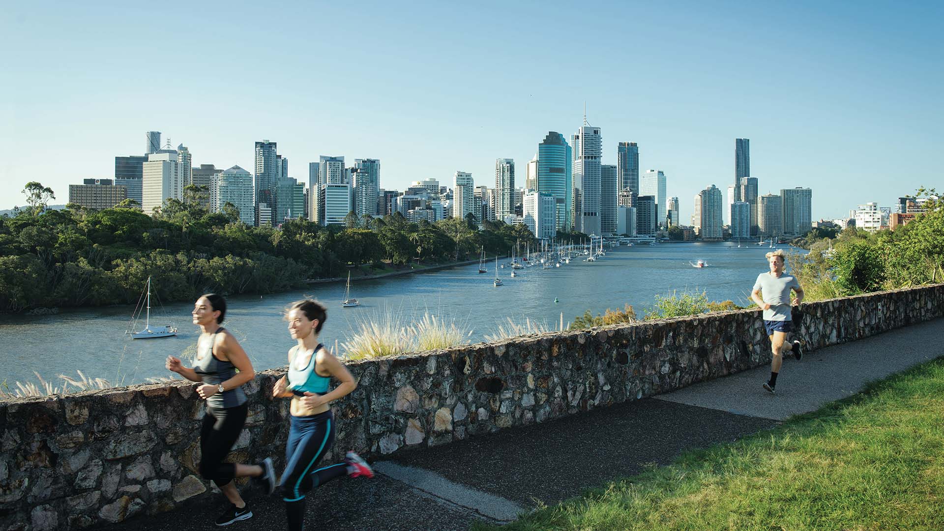 KANGAROO POINT TO WEST END VIA SOUTH BANK - one of the best Brisbane walking and running spots.
