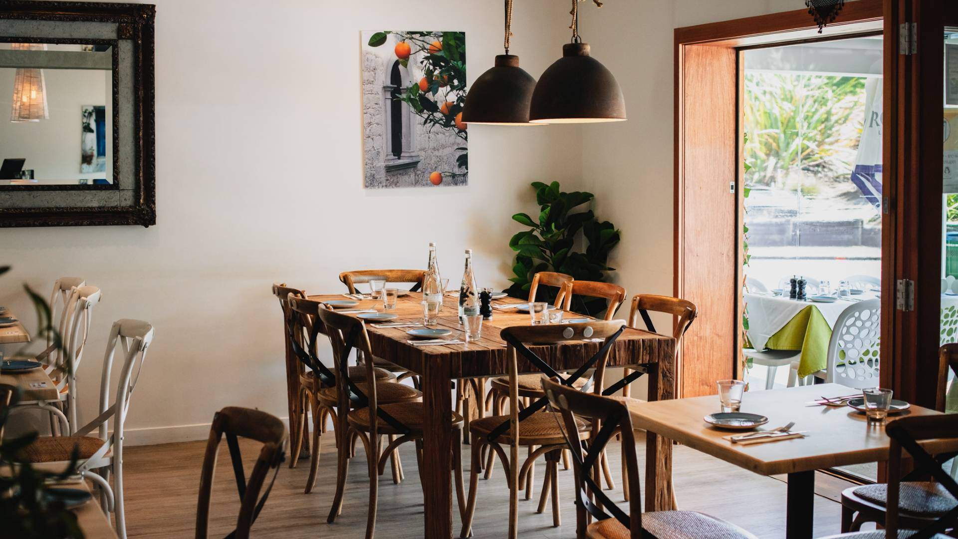 North Shore Eatery El Greco Has Been Crowned Auckland's Best BYO Spot by a Panel of Food Experts