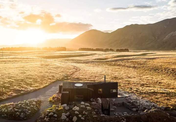 Background image for Unique Stays with Breathtaking Views of New Zealand's South Island