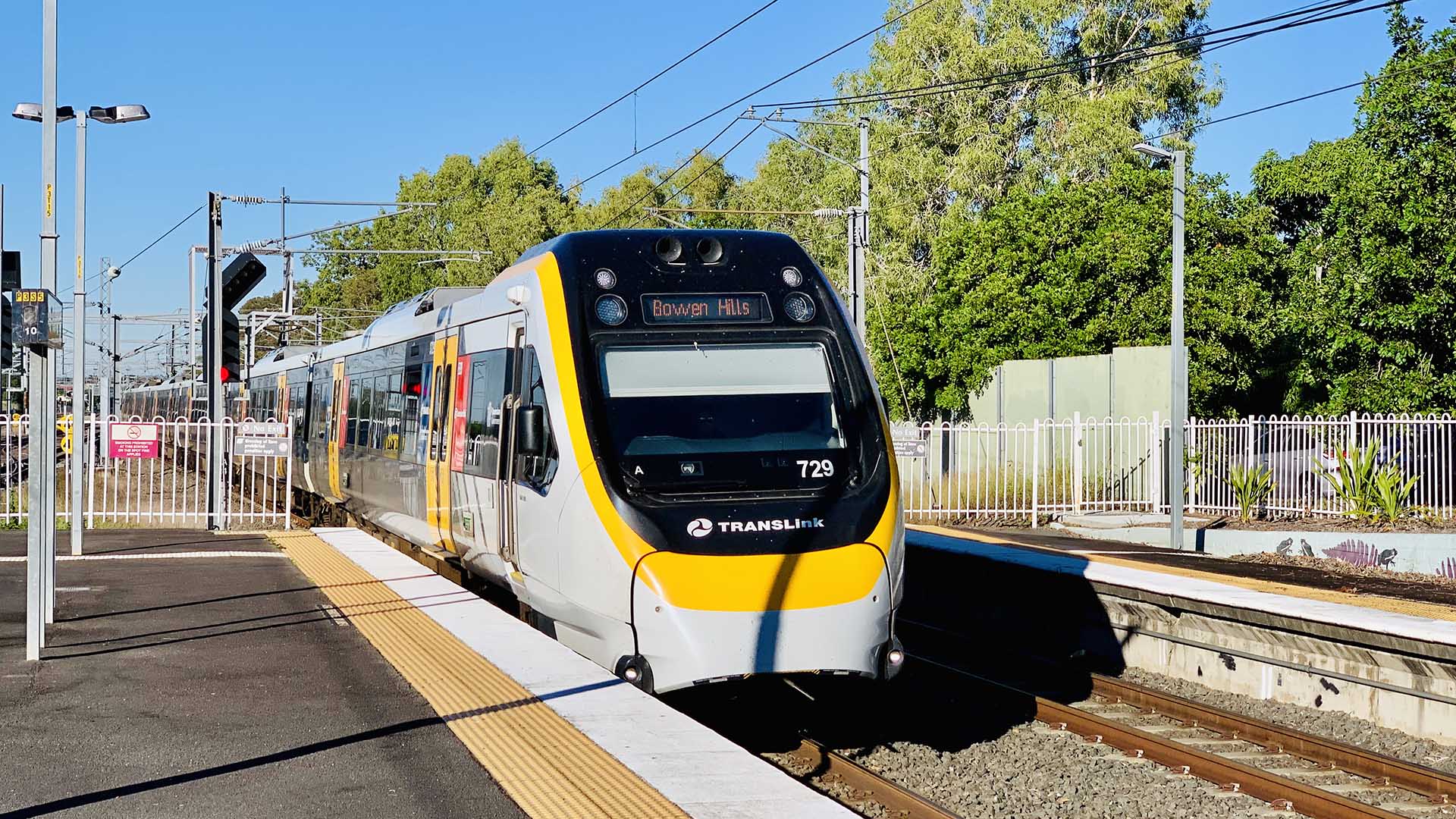 You Can Now Ditch Your Go Card on Ferny Grove Trains Thanks to Queensland's Smart-Ticketing Trial