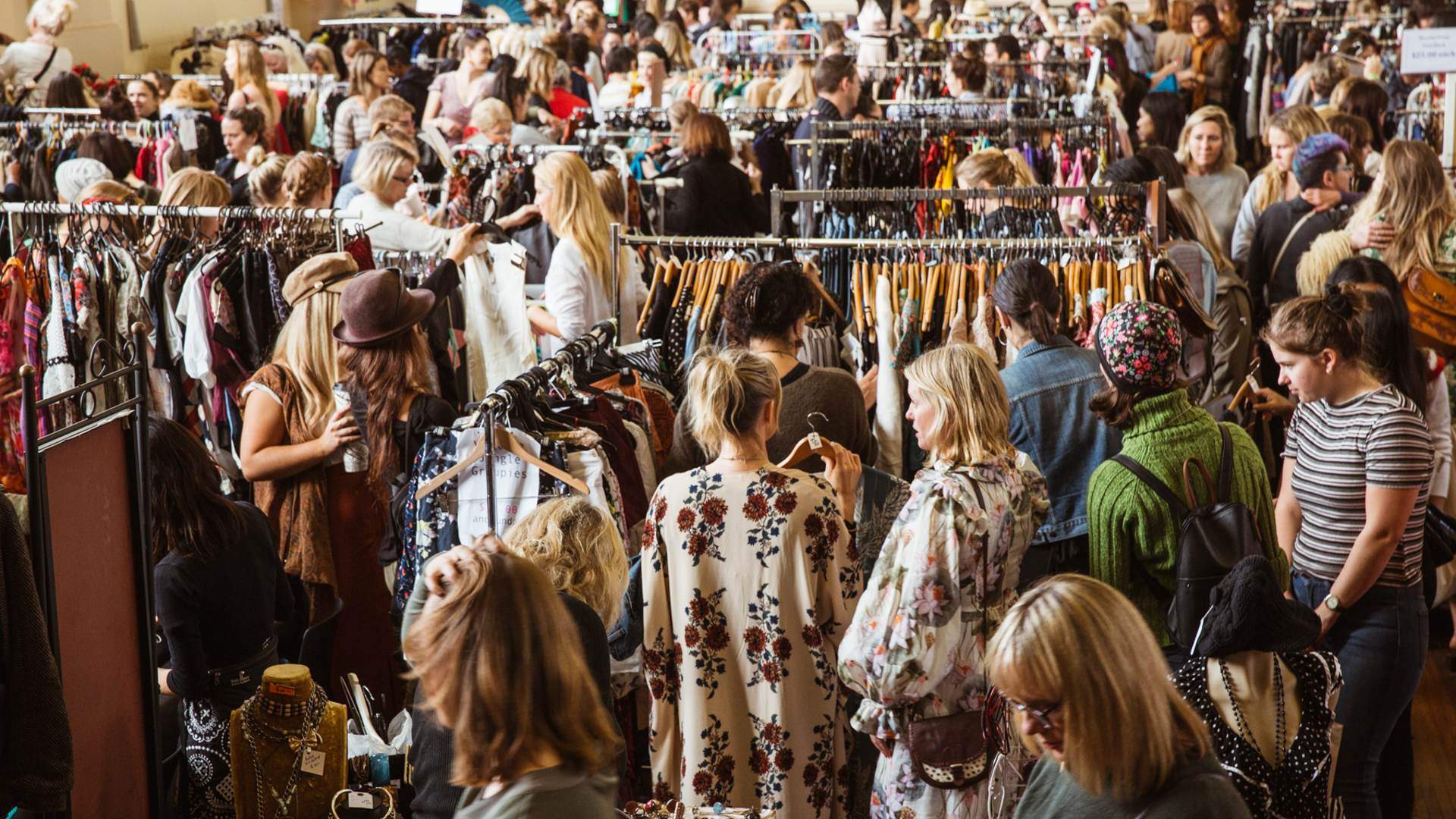 Round She Goes Fashion Market 2022