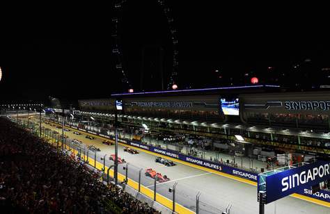 Race a Virtual Lap of the Formula 1 Singapore Grand Prix Circuit