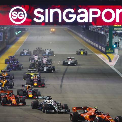 Race a Virtual Lap of the Formula 1 Singapore Grand Prix Circuit