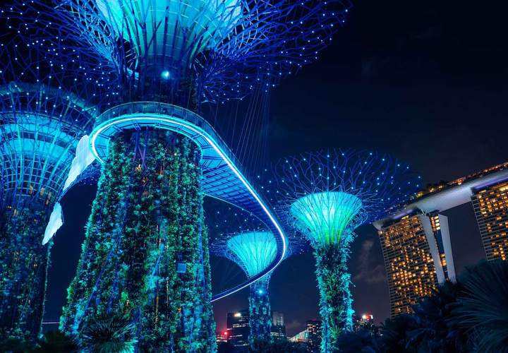 Background image for A First-Timer's Guide to Singapore: A Cultural Melting Pot of Tradition and Modernity