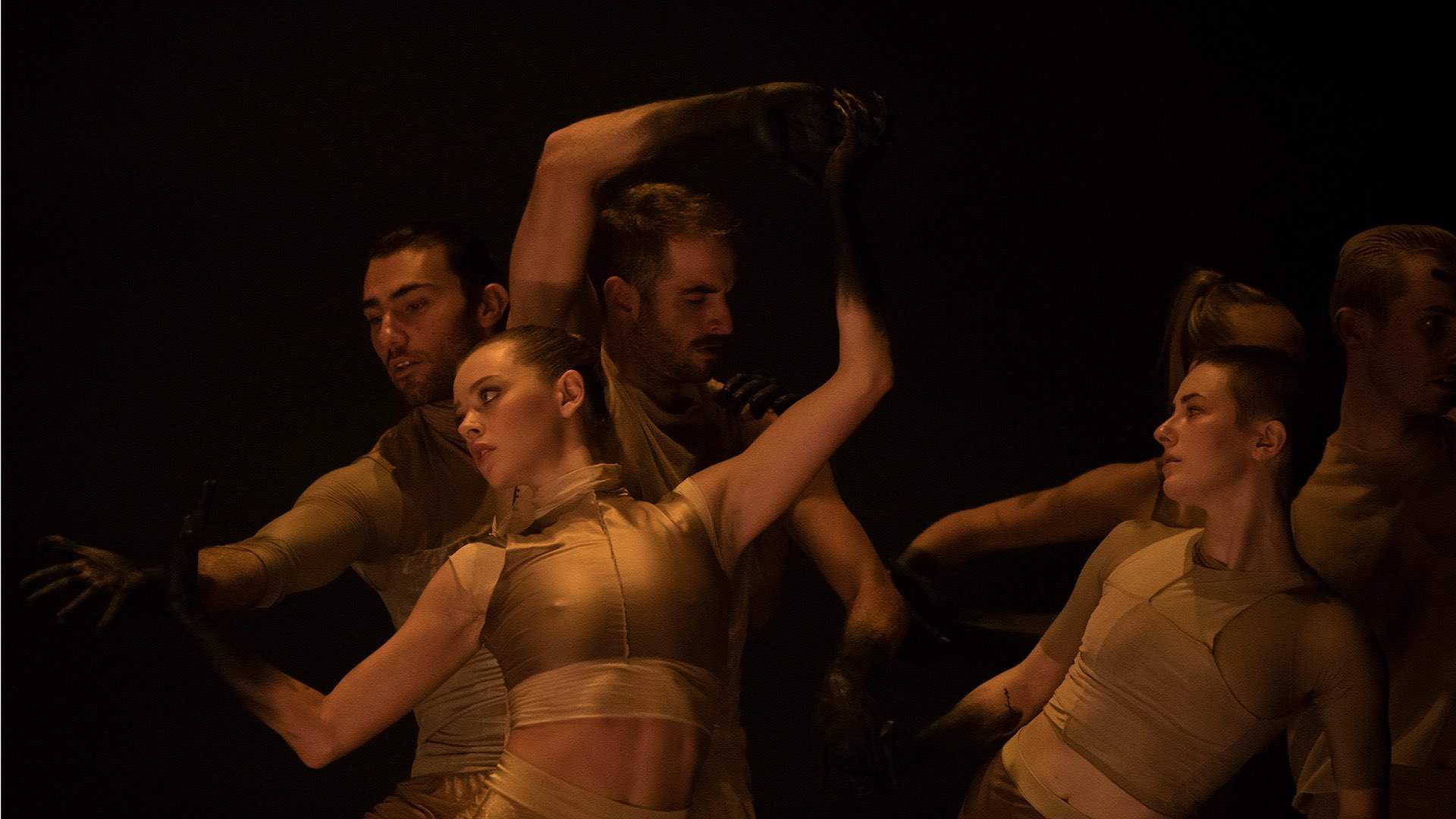 Making Moves: Sydney Dance Company's Mia Thompson on What it Takes to Become a Full-Time Dancer