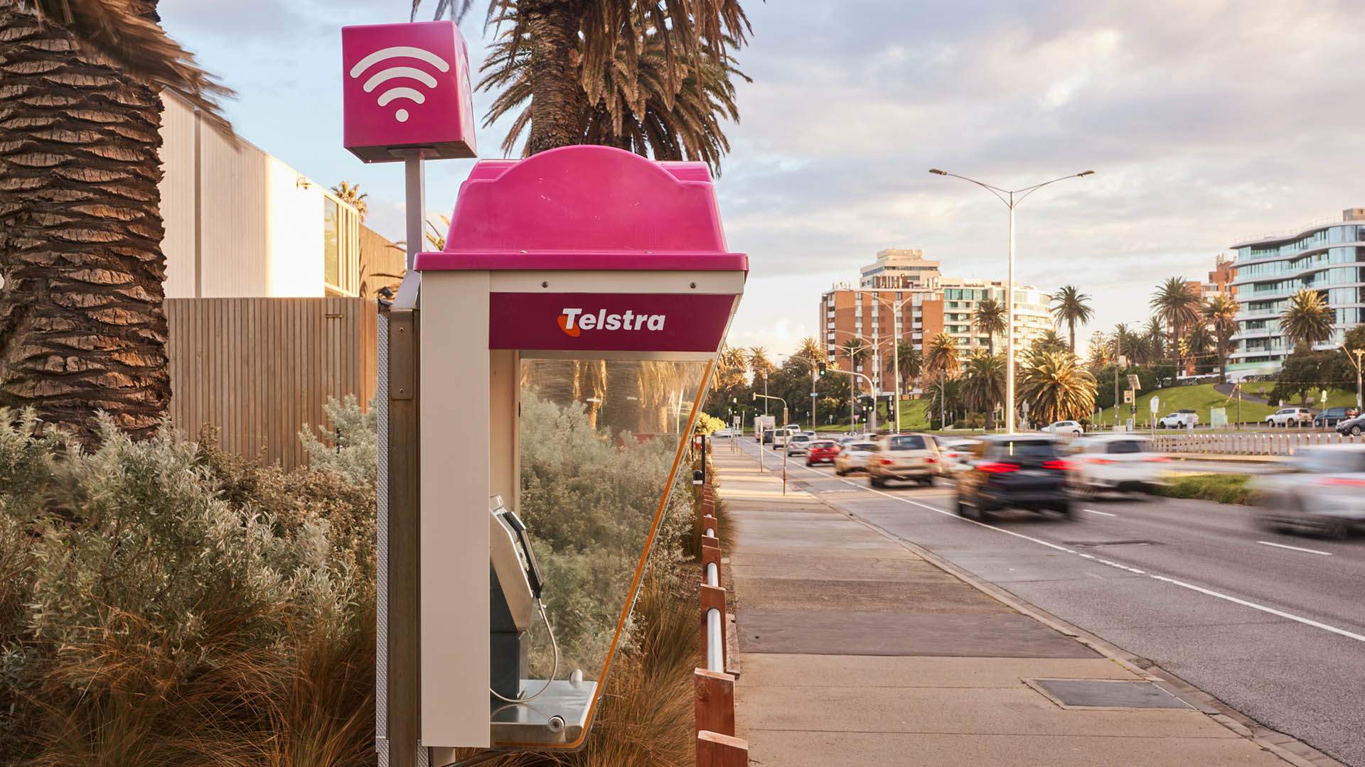Telstra Is Rolling Out Free Wifi Across Its Payphones, Starting Immediately at Around 3000 Booths 