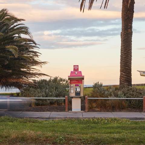 Telstra Is Rolling Out Free Wifi Across Its Payphones, Starting Immediately at Around 3000 Booths 