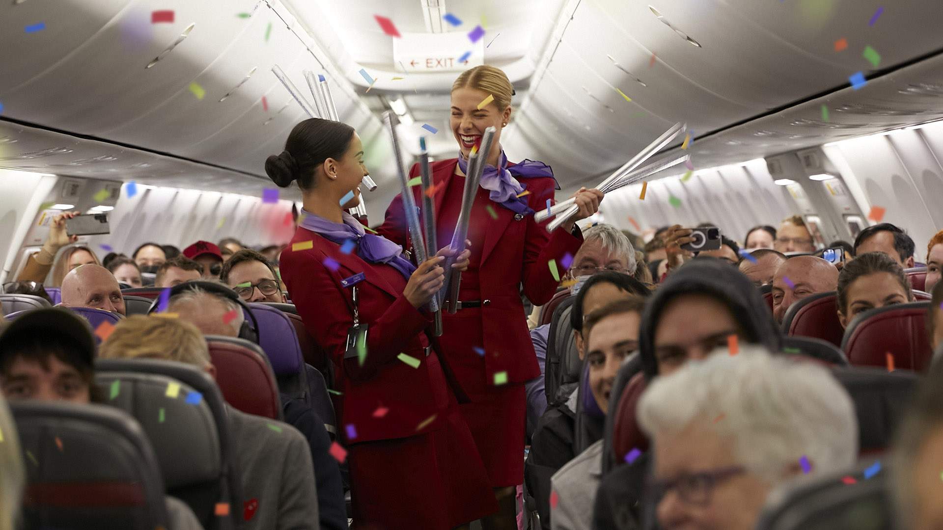 Virgin's New Middle Seat Lottery Is Giving Prizes to Folks Stuck in Everyone's Least-Favourite Spot