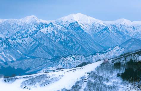 The Best Skiing and Snowboarding Destinations in Japan For Pros and Rookies Alike