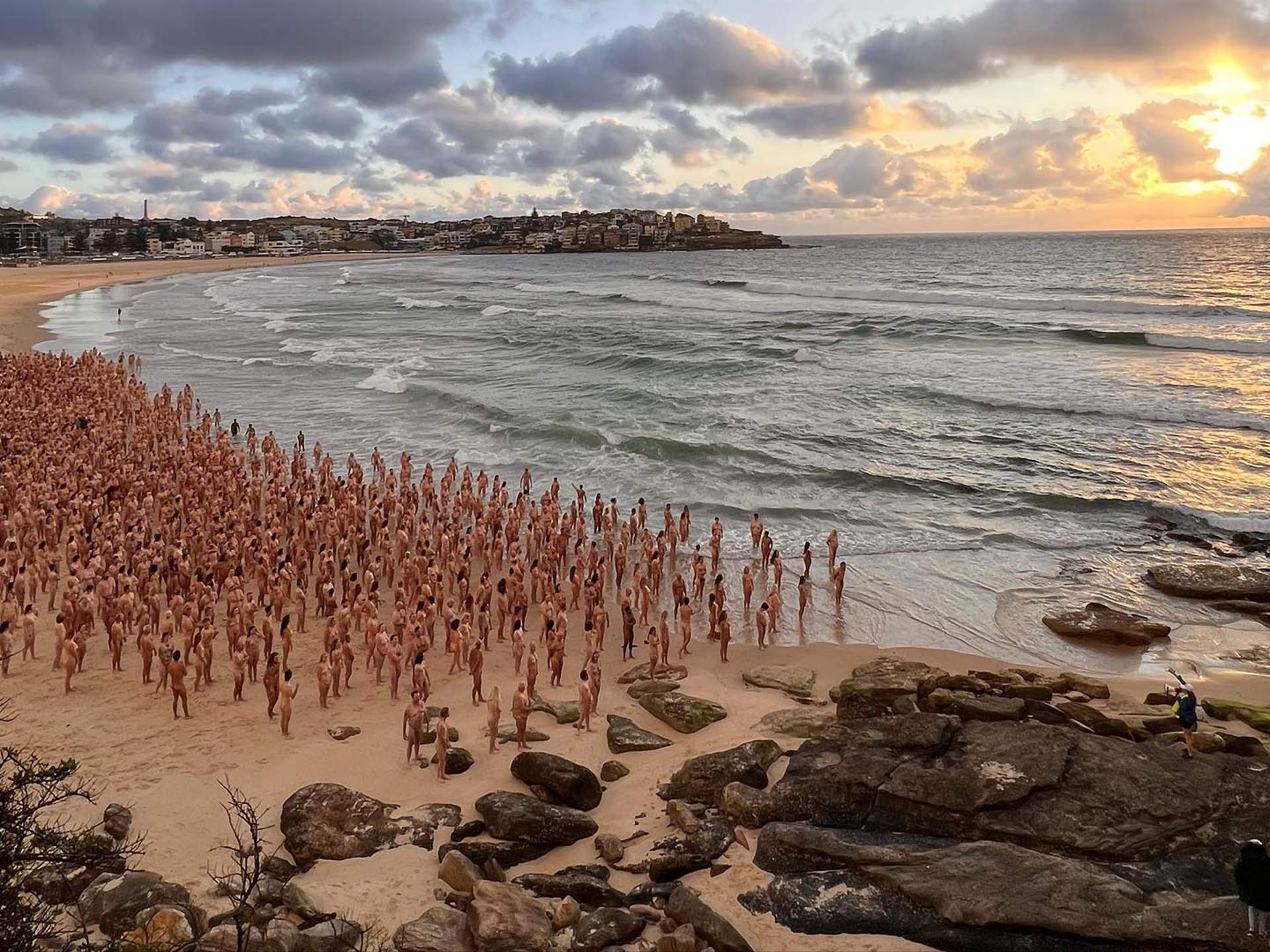 Naturist Beach Dance Gallery - Bondi Briefly Turned Into a Nude Beach for Photographer Spencer Tunick's  Latest Mass Installation - Concrete Playground