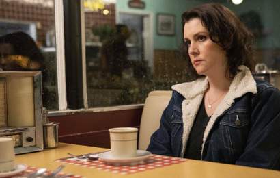 Background image for Killing It in Survivalist Thrillers: Melanie Lynskey Chats 'Yellowjackets' and 'The Last of Us'