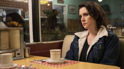 Killing It in Survivalist Thrillers: Melanie Lynskey Chats 'Yellowjackets' and 'The Last of Us'