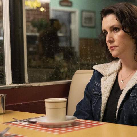 Killing It in Survivalist Thrillers: Melanie Lynskey Chats 'Yellowjackets' and 'The Last of Us'