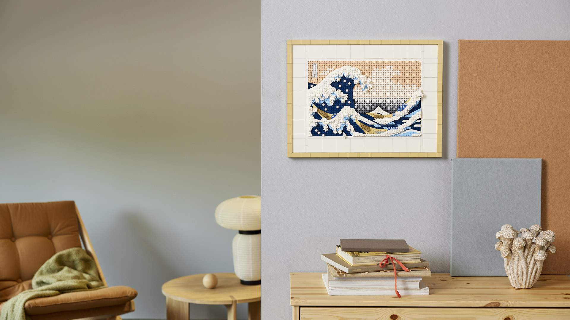 Sculpture Recreates Hokusai's 'Great Wave' in 50,000 LEGO - Asia Trend
