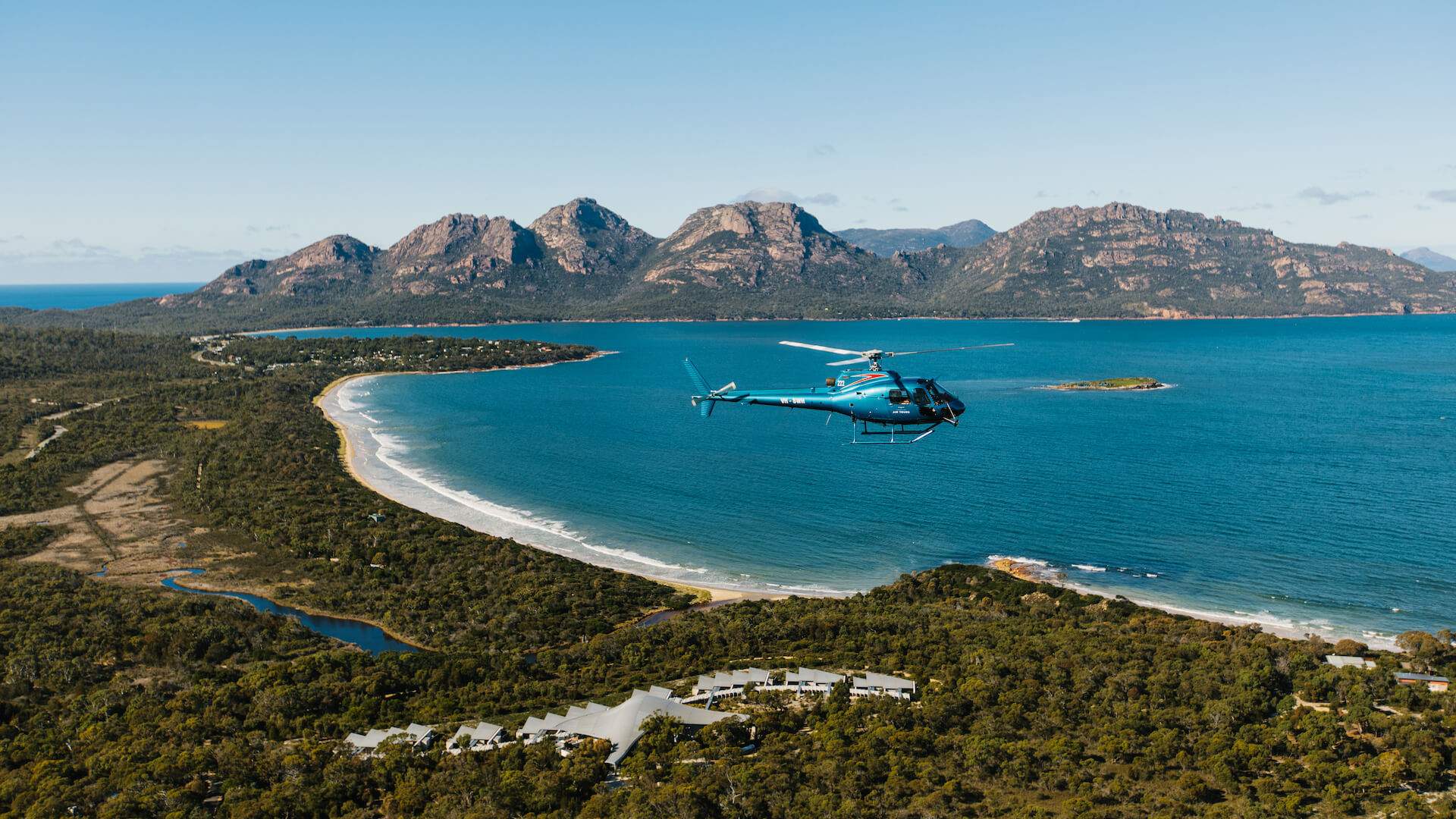 luxury tasmania travel saffire freycinet wineglass bay hotel boutique australia