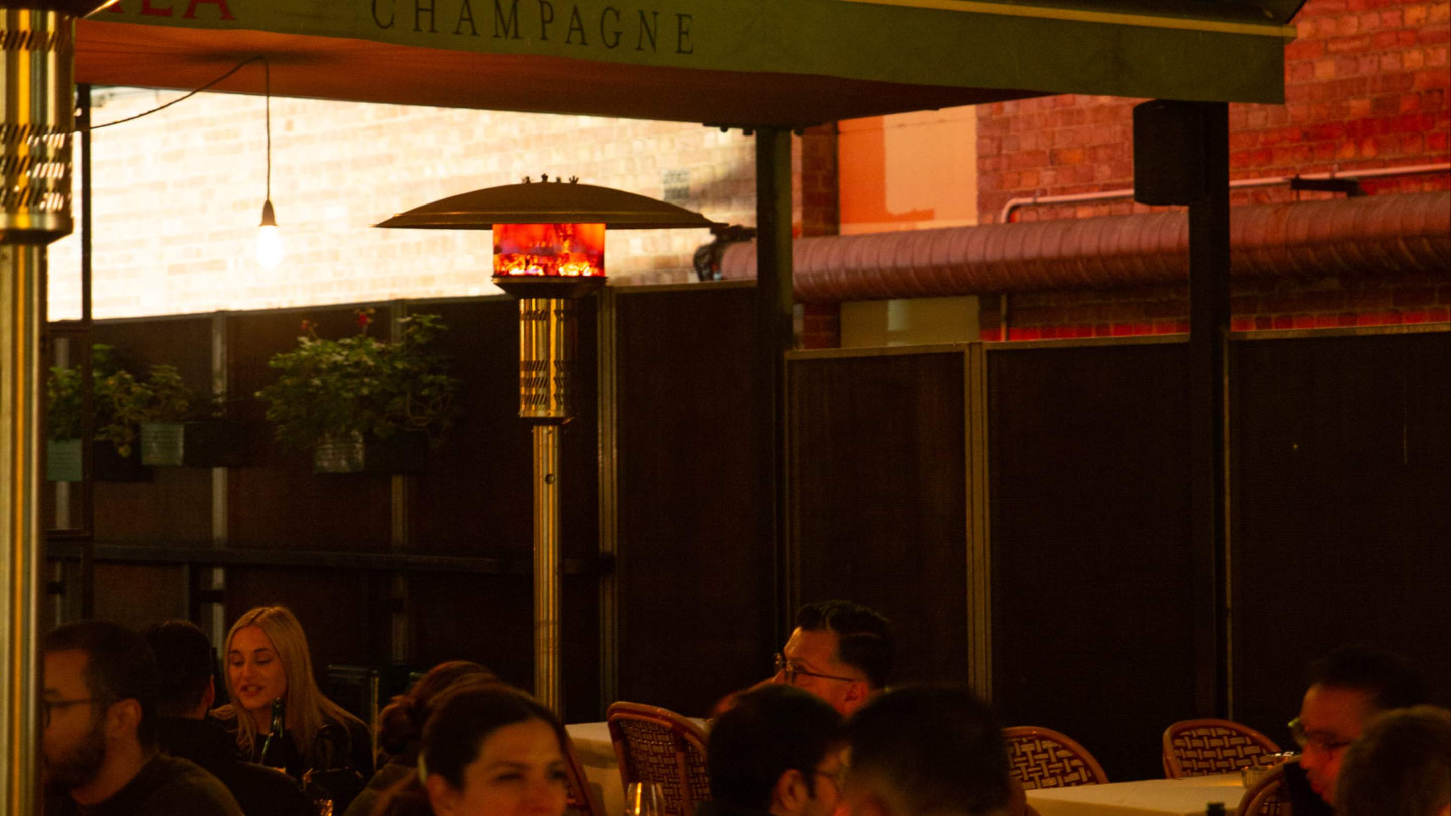 Siglo, Melbourne Review