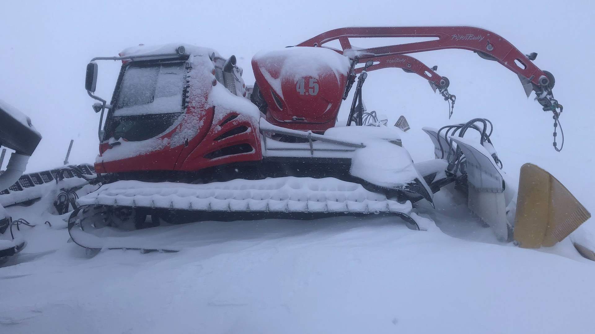 Attention Snow Fiends: Mt Ruapehu Got a Snow Dump So Big That Some Ski Fields Are Opening Early